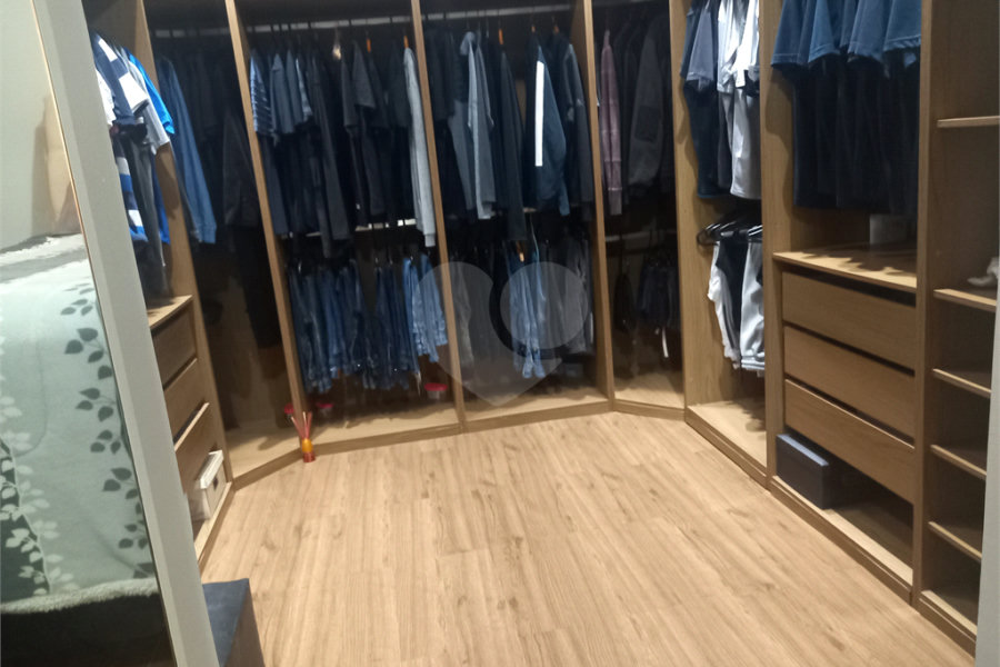 Sobrado à venda com 3 quartos, sendo 1 suíte,  em Tremembé, São Paulo, SP