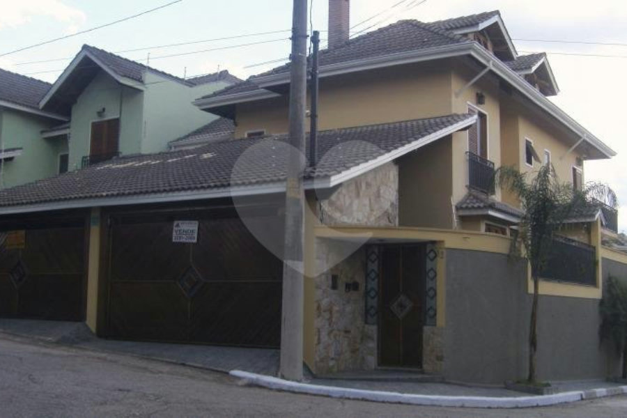 Sobrado à venda com 4 quartos, sendo 2 suítes, em Horto Florestal, São Paulo, SP