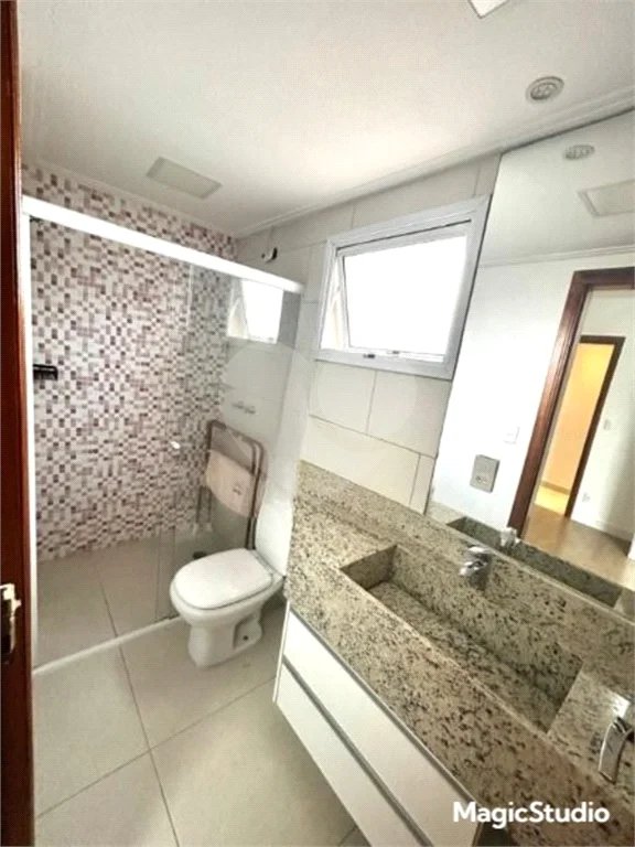 Apartamento com 138m², 3 dormitórios, sendo 3 suítes, 2 vagas de garagem, à venda na Vila Valparaiso em Santo André.