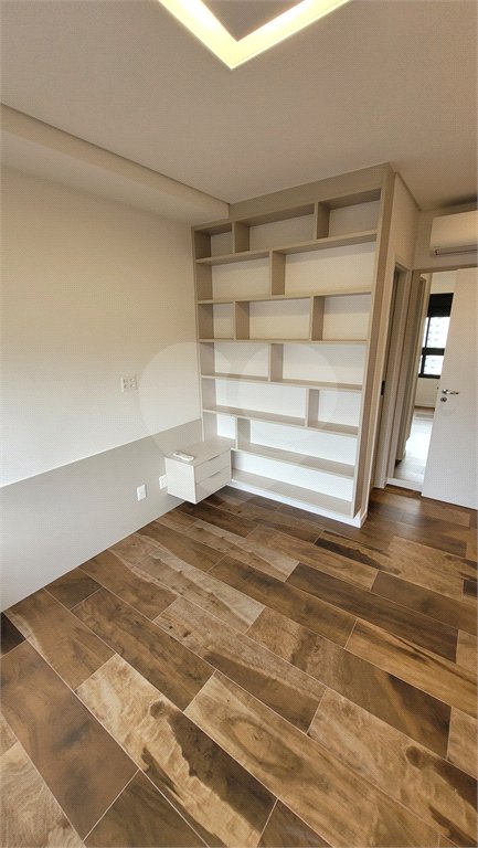 Apartamento de 2 quartos mobiliado à venda no Paraíso