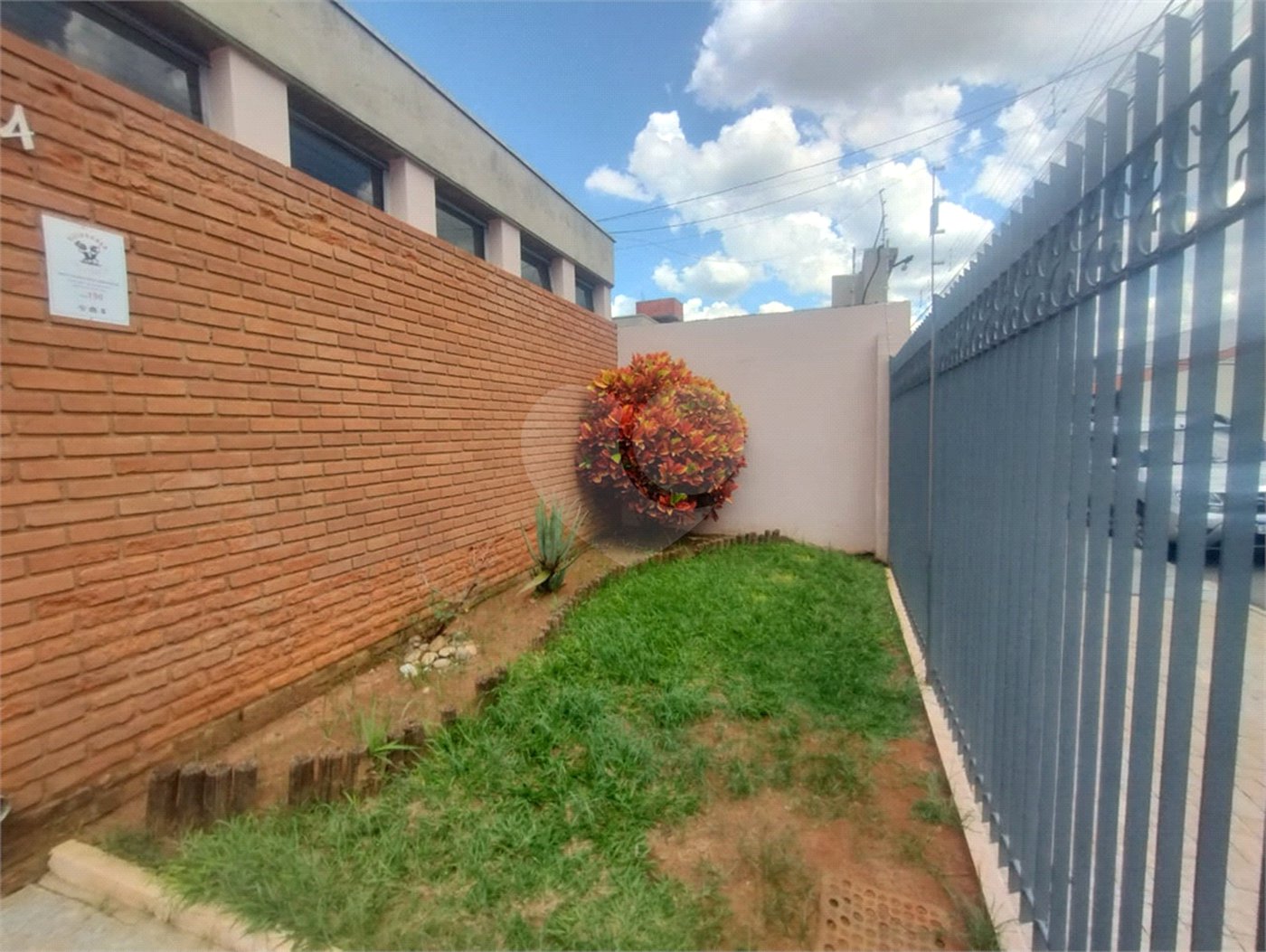 Casa à venda com 5 quartos, sendo 1 suíte, em Parque da Lagoa, Itapetininga, SP