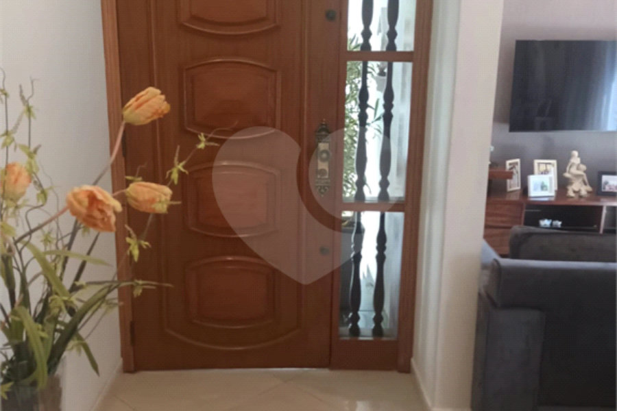Sobrado à venda com 4 quartos, sendo 1 suíte, em Tremembé, São Paulo, SP