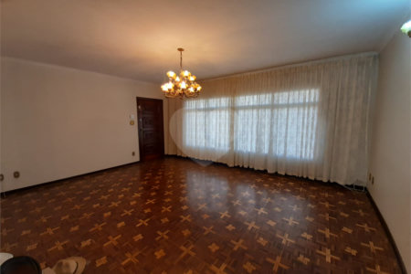 Casa à venda com 4 quartos, sendo 2 suítes, em Jardim Franca, São Paulo, SP