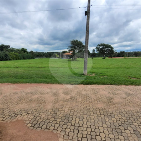 Loteamento no Condomínio Vila Pinhal do Broa