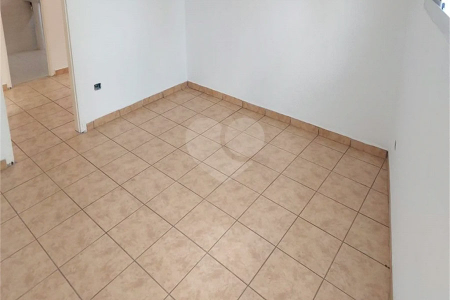 Sobrado à venda com 3 quartos, sendo 2 suítes, em Vila Paulicéia, São Paulo, SP