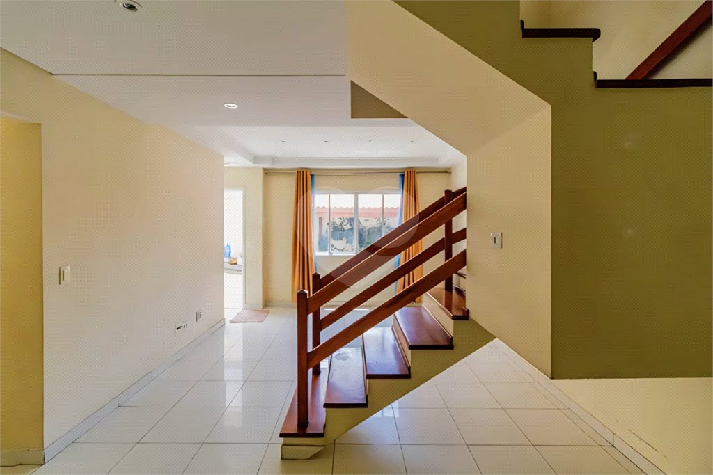 Casa à venda com 3 quartos, sendo 1 suíte,  no condomínio Villa Bella, São Paulo - SP