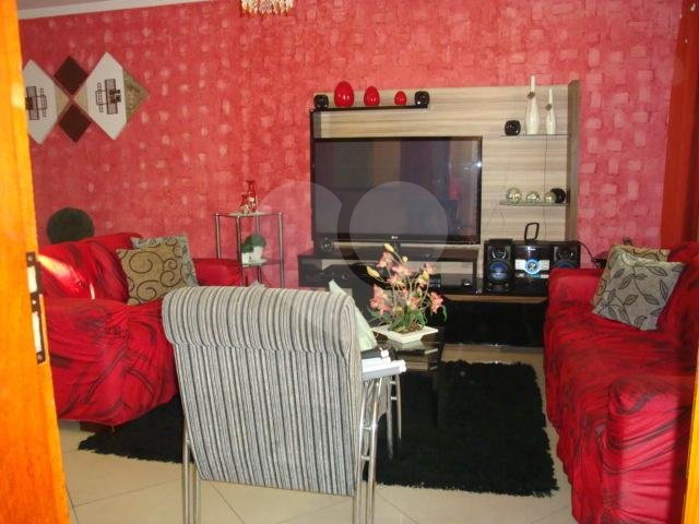Sobrado à venda com 3 quartos, sendo 1 suíte, em Vila Santa Terezinha (zona Norte), São Paulo, SP
