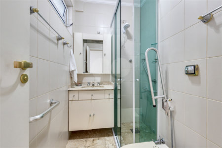 Casa Térrea à venda com 4 quartos, sendo 3 suítes, em Brooklin, São Paulo, SP