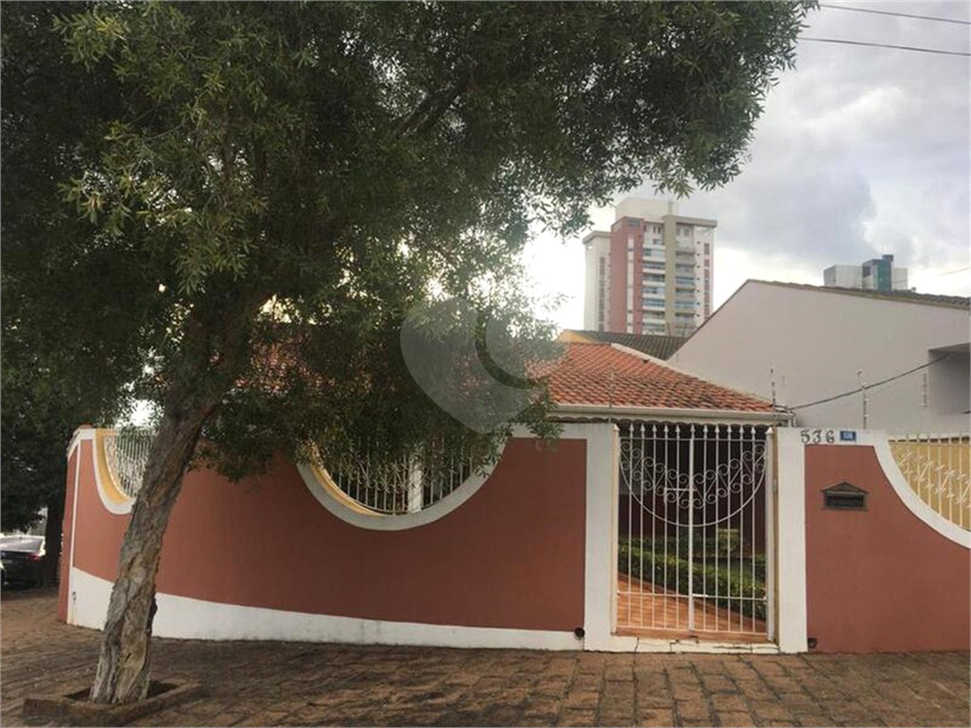 Casa à venda com 5 quartos, sendo 3 suítes, em Vila Almeida, Indaiatuba, SP