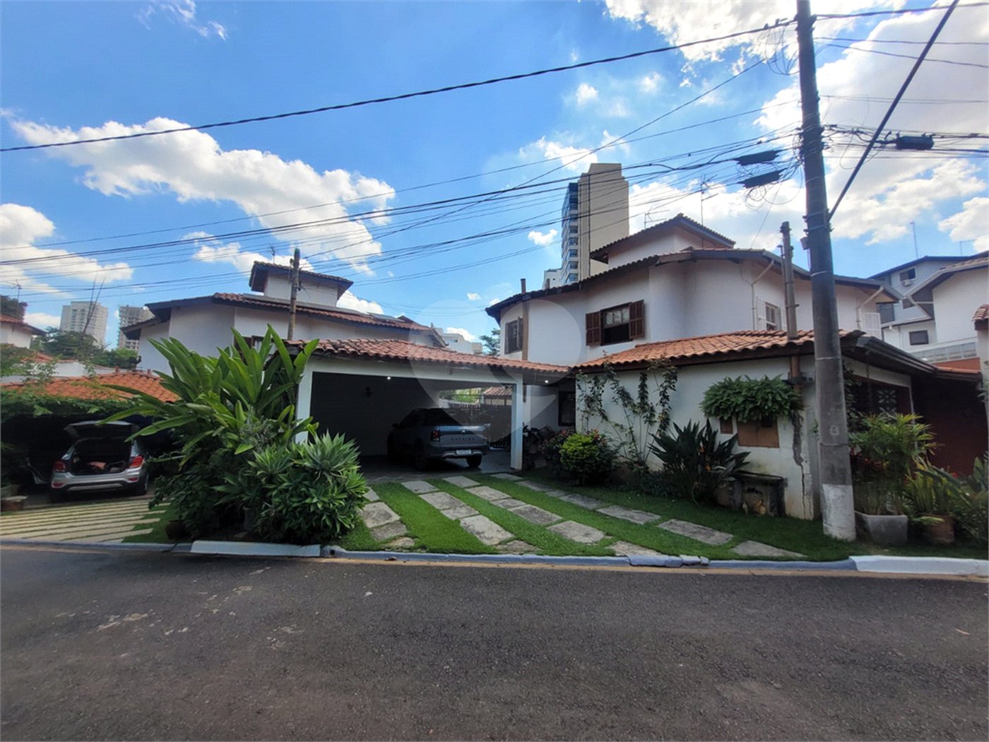 Casa à venda com 3 quartos, sendo 1 suíte, no condomínio Residencial Vila Verde, Sorocaba - SP