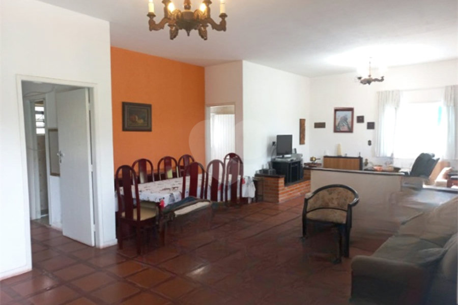 Casa à venda com 4 quartos, sendo 2 suítes, no condomínio Residencial Ypeville, Mairiporã - SP