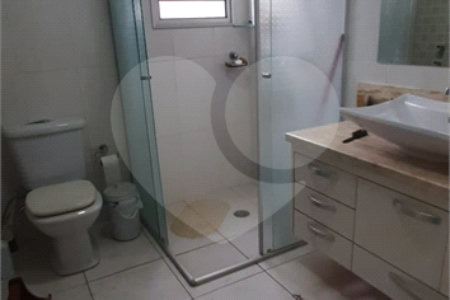 Sobrado à venda com 4 quartos, sendo 1 suíte, em Vila Lúcia, São Paulo, SP