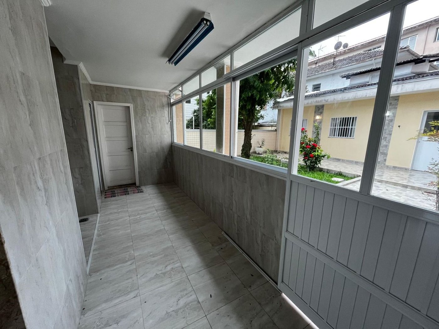 Sobrado com 3 dormitórios à venda, 152 m² por R$ 1.700.000,00 - Embaré - Santos/SP