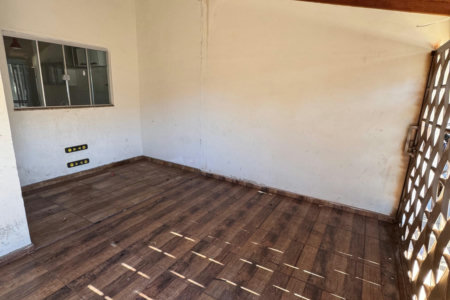 Casa para alugar com 3 quartos, sendo 1 suíte,  em Santa Luzia, Três Lagoas, MS