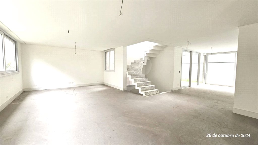 Casa à venda com 4 suítes no condomínio Vila Arese, São Paulo - SP
