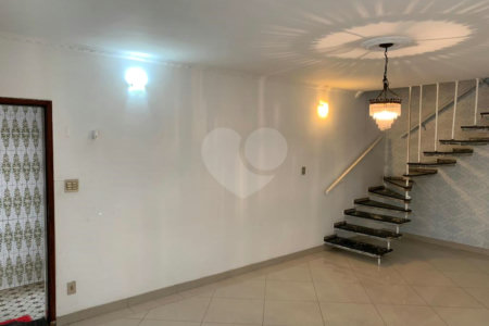 Sobrado à venda com 4 quartos, sendo 1 suíte,  em Chácara Santo Antônio (zona Leste), São Paulo, SP