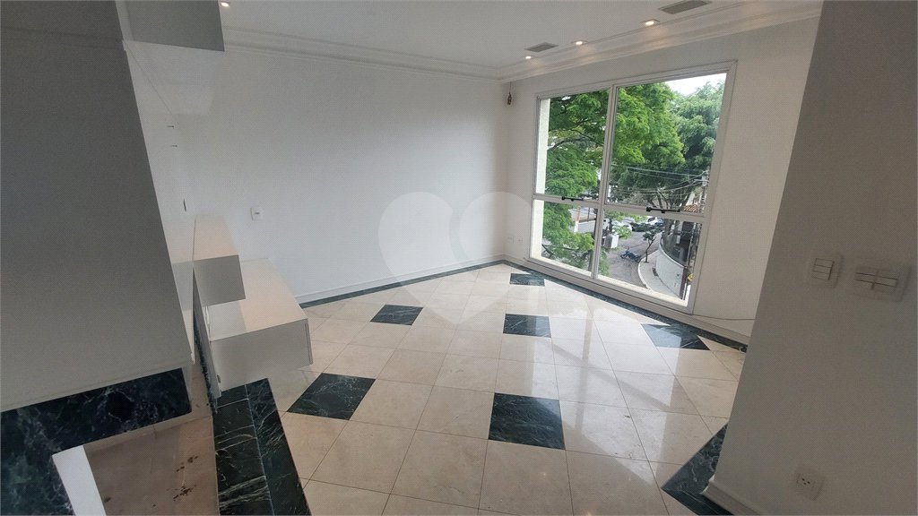 Apartamento à venda com 3 quartos, sendo 1 suíte, em Alto da Boa Vista, São Paulo, SP