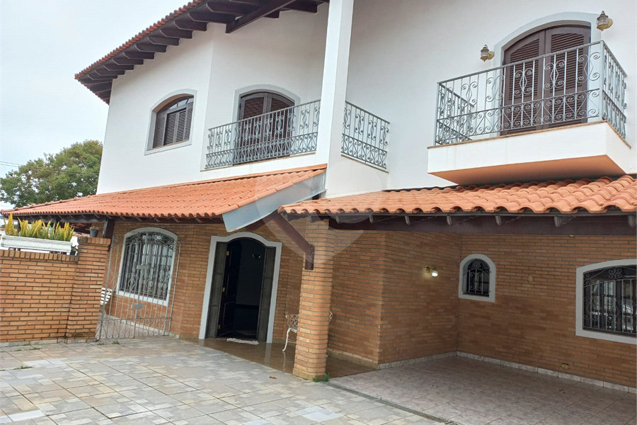 Sobrado à venda ou para alugar com 4 quartos, sendo 1 suíte,  em Barro Branco (zona Norte), São Paulo, SP