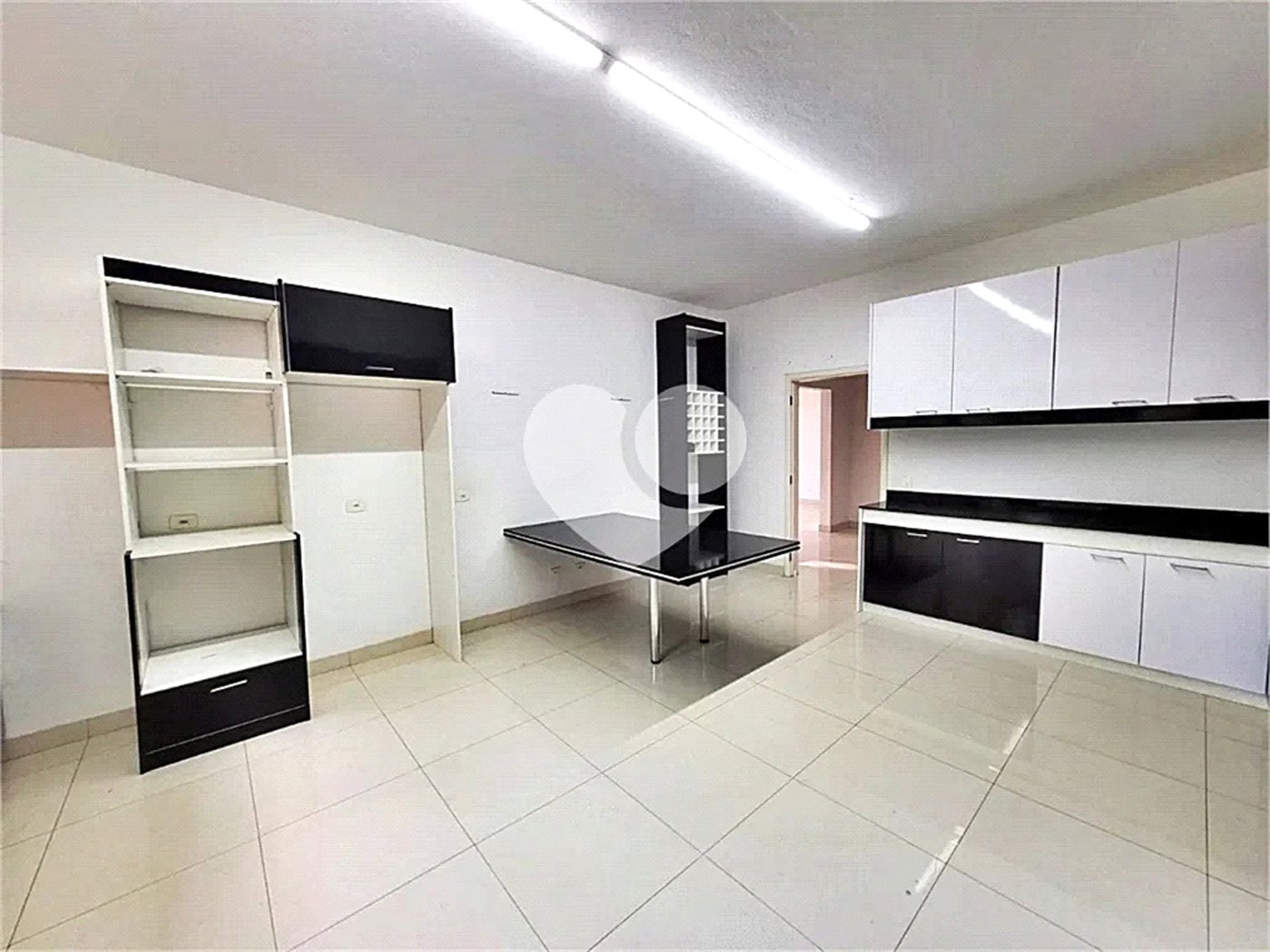 Casa à venda ou para alugar com 7 quartos, sendo 5 suítes, no condomínio Sausalito, Mairiporã - SP