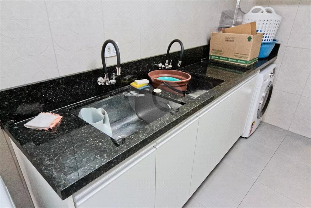 Sobrado à venda com 2 quartos, sendo 1 suíte, em Vila dos Remédios, São Paulo, SP