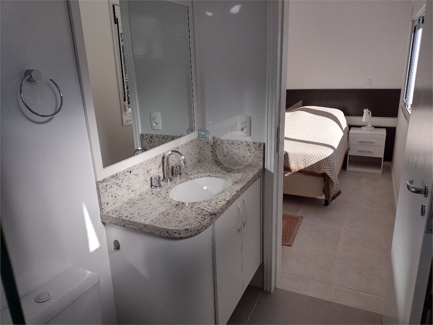 Apartamento à venda com 3 quartos, sendo 1 suíte, em Jurerê, Florianópolis, SC
