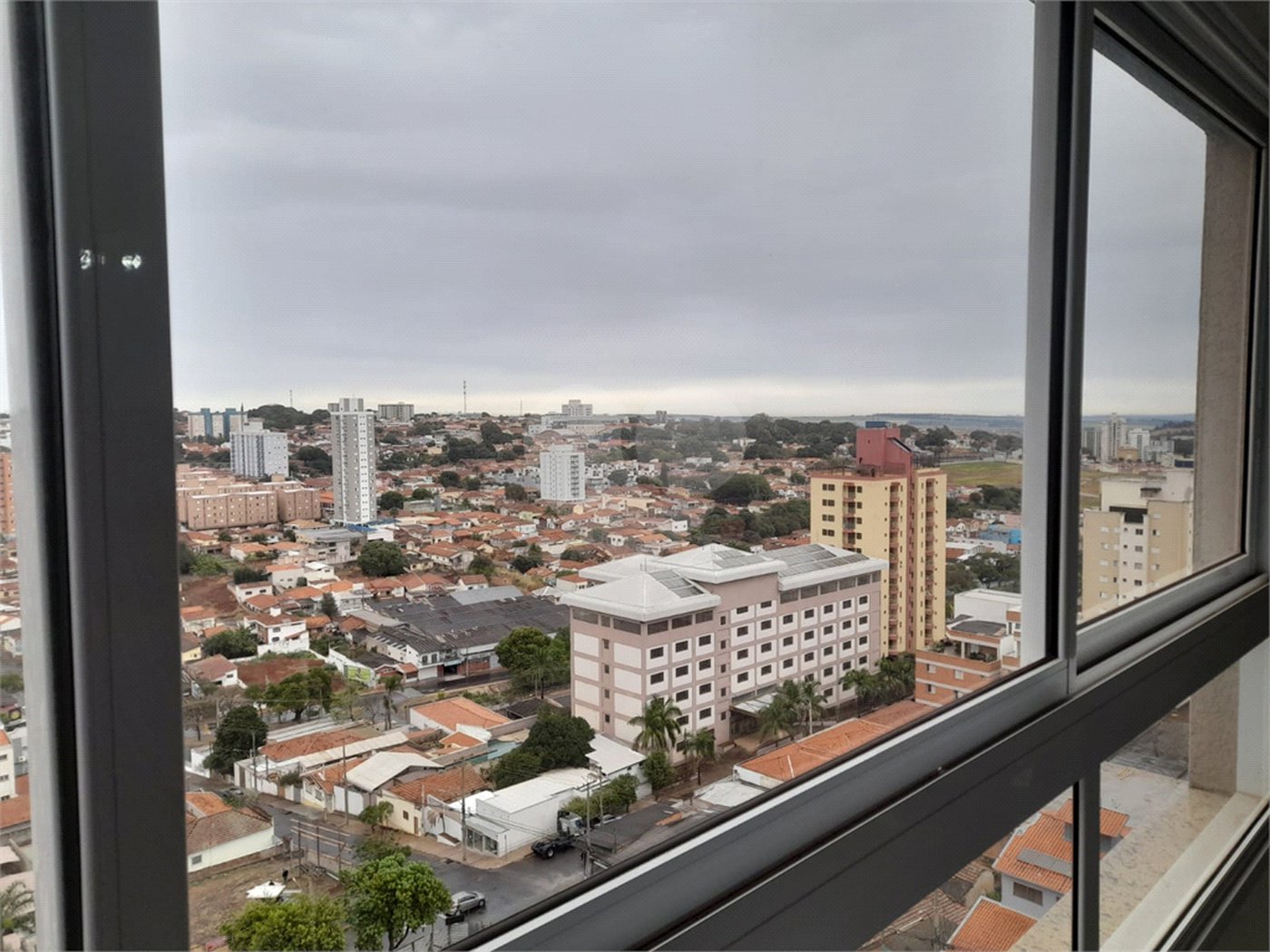 Apartamento Mobiliado para Venda e Locação no Edifício Annelise - São Carlos