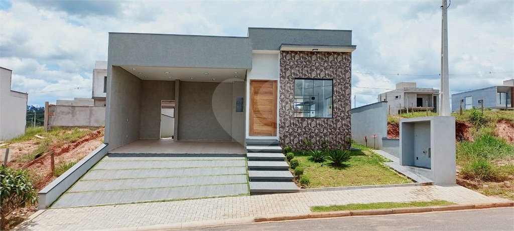 Casa à venda com 3 quartos, sendo 1 suíte, no condomínio Mosaico Essence, Mogi das Cruzes - SP