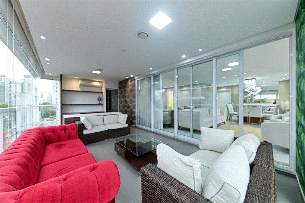 Apartamento à venda ou para alugar com 3 suítes em Cidade Monções, São Paulo, SP