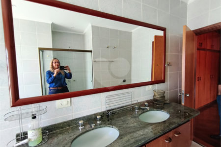 Casa à venda ou para alugar com 3 suítes no condomínio Estância Marambaia, Vinhedo - SP