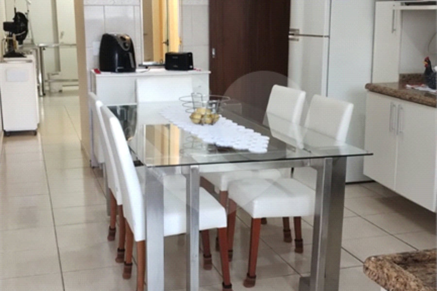 Sobrado à venda com 3 quartos, sendo 1 suíte,  em Penha, São Paulo, SP