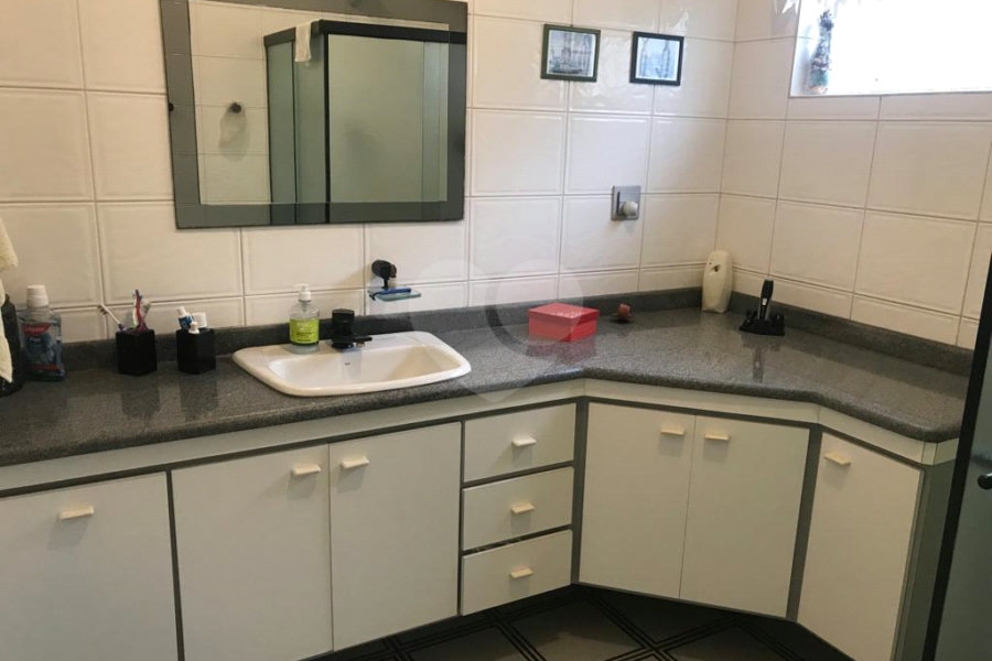 Casa Térrea à venda com 3 quartos, sendo 2 suítes, em Horto Florestal, São Paulo, SP