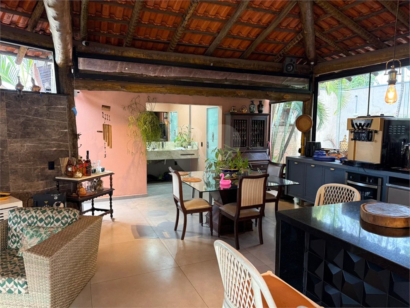 Chácara no Unileste, com espaço para eventos e cozinha industrial, na modalidade porteira fechada,