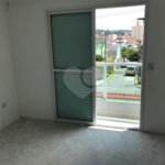 Casa à venda com 3 quartos, sendo 1 suíte, no condomínio Parque Vitória, São Paulo - SP