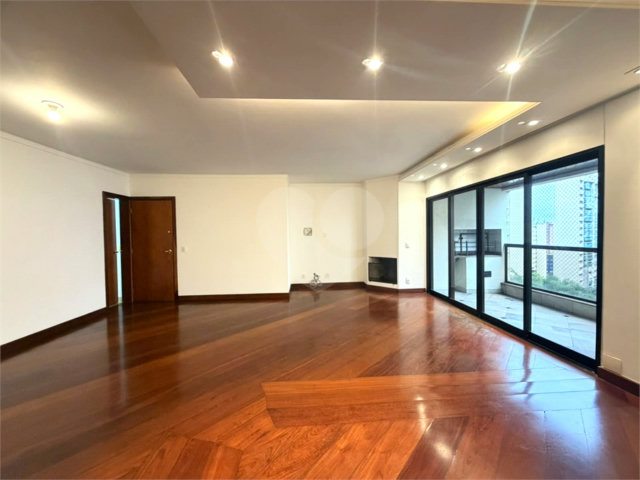 Apartamento à venda com 3 suítes em Morumbi, São Paulo, SP