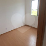 Apartamento no Condomínio Monte Athos.