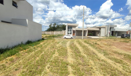Terreno à venda no condomínio Residencial Villeneuve, São Carlos - SP