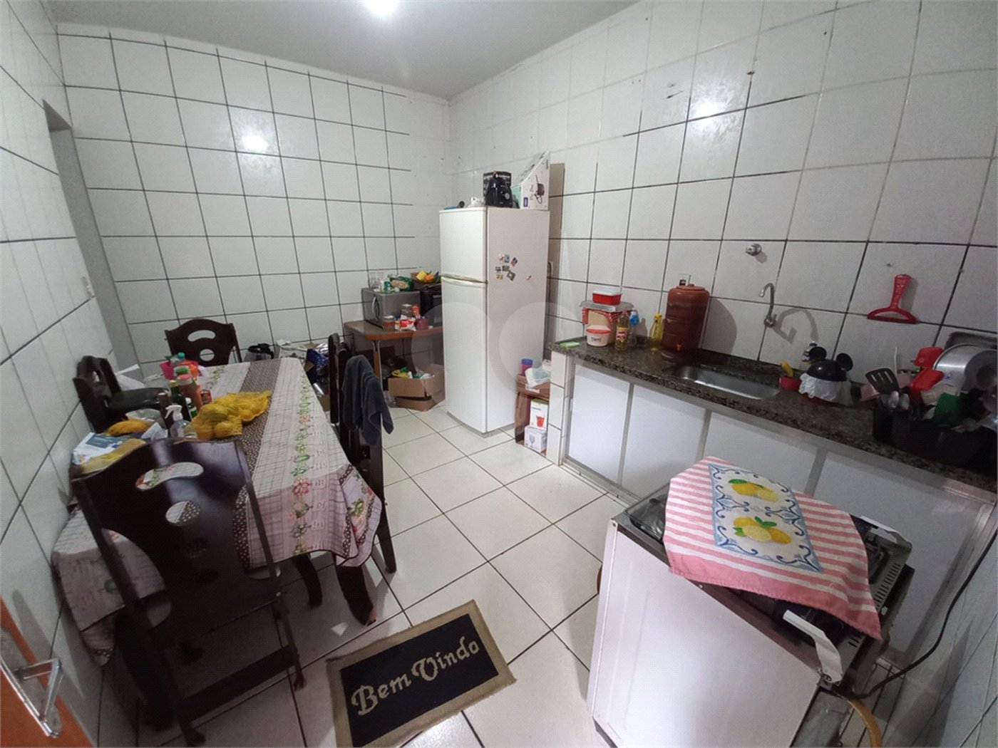 Sobrado à venda com excelente distribuição de espaços
