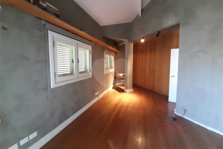 Casa à venda com 3 suítes no condomínio Chácara Francesa, São Paulo - SP