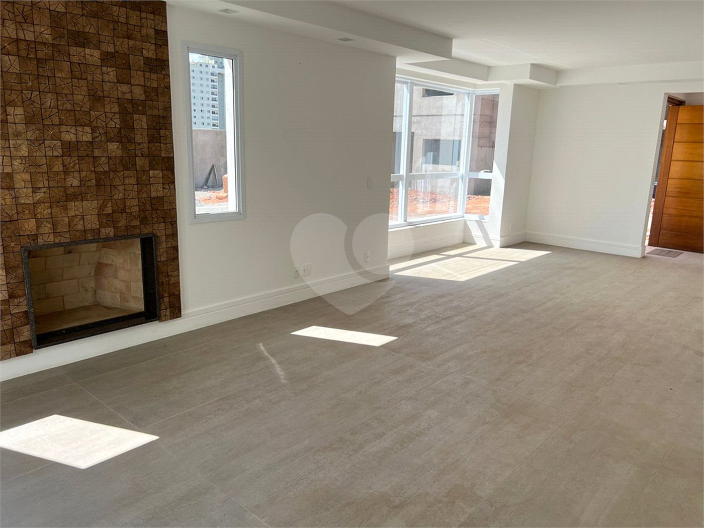 Casa à venda com 4 quartos, sendo 2 suítes, no condomínio Residencial Floresta, São Paulo - SP