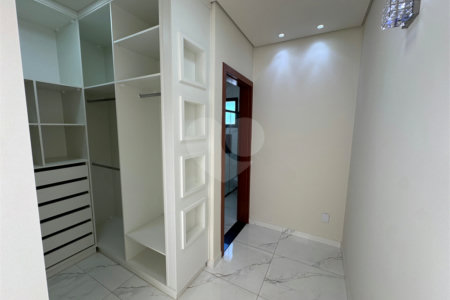 Casa à venda com 5 quartos, sendo 4 suítes, no condomínio Golden Ville, Itapetininga - SP