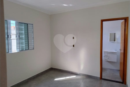 Casa nova 2 quartos dois banheiros Jardim Hikari
