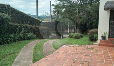 Casa à venda com 3 quartos, sendo 2 suítes, em Vila Santista, Atibaia, SP