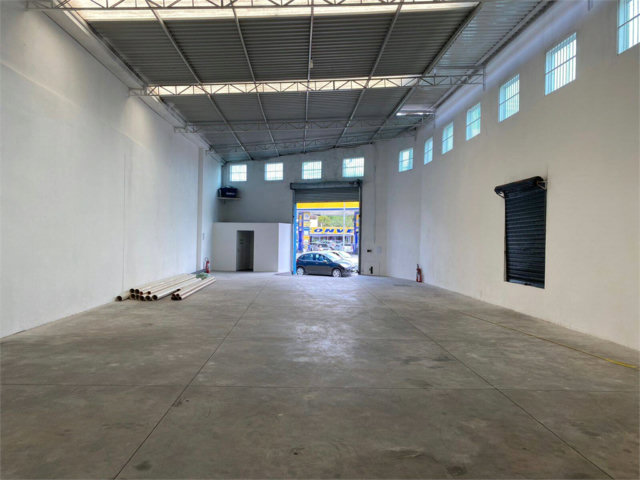 Salão Comercial para alugar em Vila das Acácias, Poá, SP