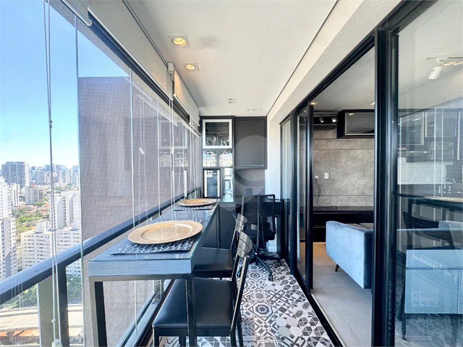 Último Andar | Estação Gabriele | 38 m² | Mobiliado | Campo Belo