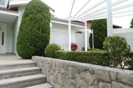 Casa à venda com 4 quartos, sendo 2 suítes,  em Vila Santista, Atibaia, SP