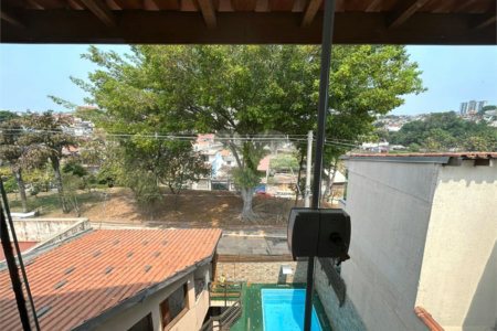 Sobrado à venda com 6 quartos, sendo 1 suíte,  em Vila do Encontro, São Paulo, SP