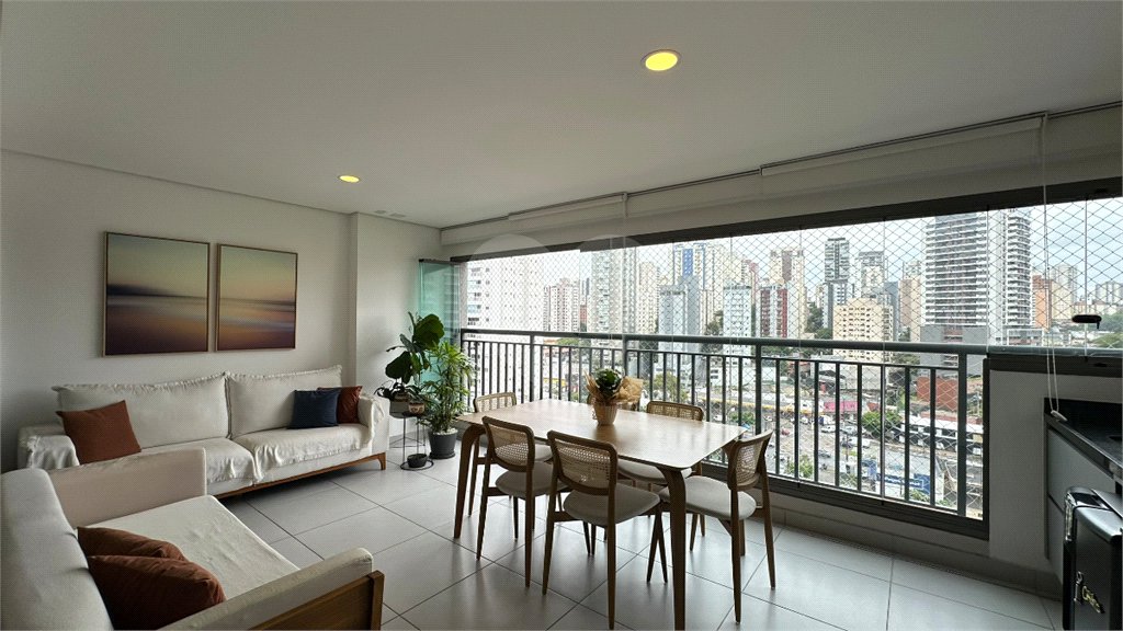 Apartamento à venda com 3 suítes em Jardim Prudência, São Paulo, SP