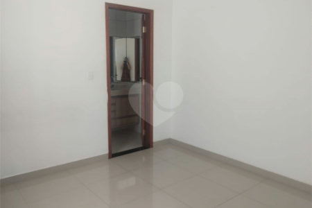 Casa à venda com 3 quartos, sendo 1 suíte, em Parque Industrial, São José dos Campos, SP