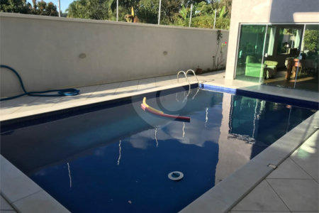 Casa à venda com 5 quartos, sendo 3 suítes, em Loteamento Jardim Morumbi, Atibaia, SP