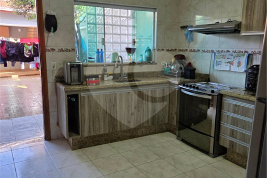 Sobrado à venda com 3 quartos, sendo 1 suíte, em Vila Gustavo, São Paulo, SP